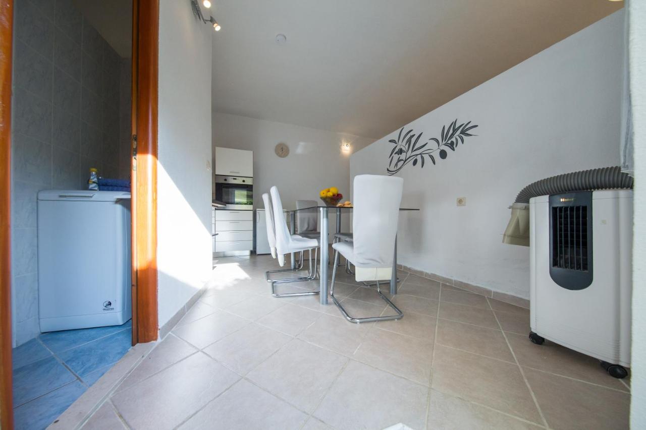 Strma Apartments Вис Экстерьер фото