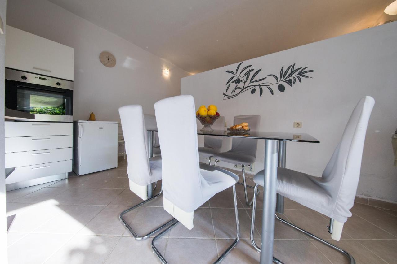 Strma Apartments Вис Экстерьер фото