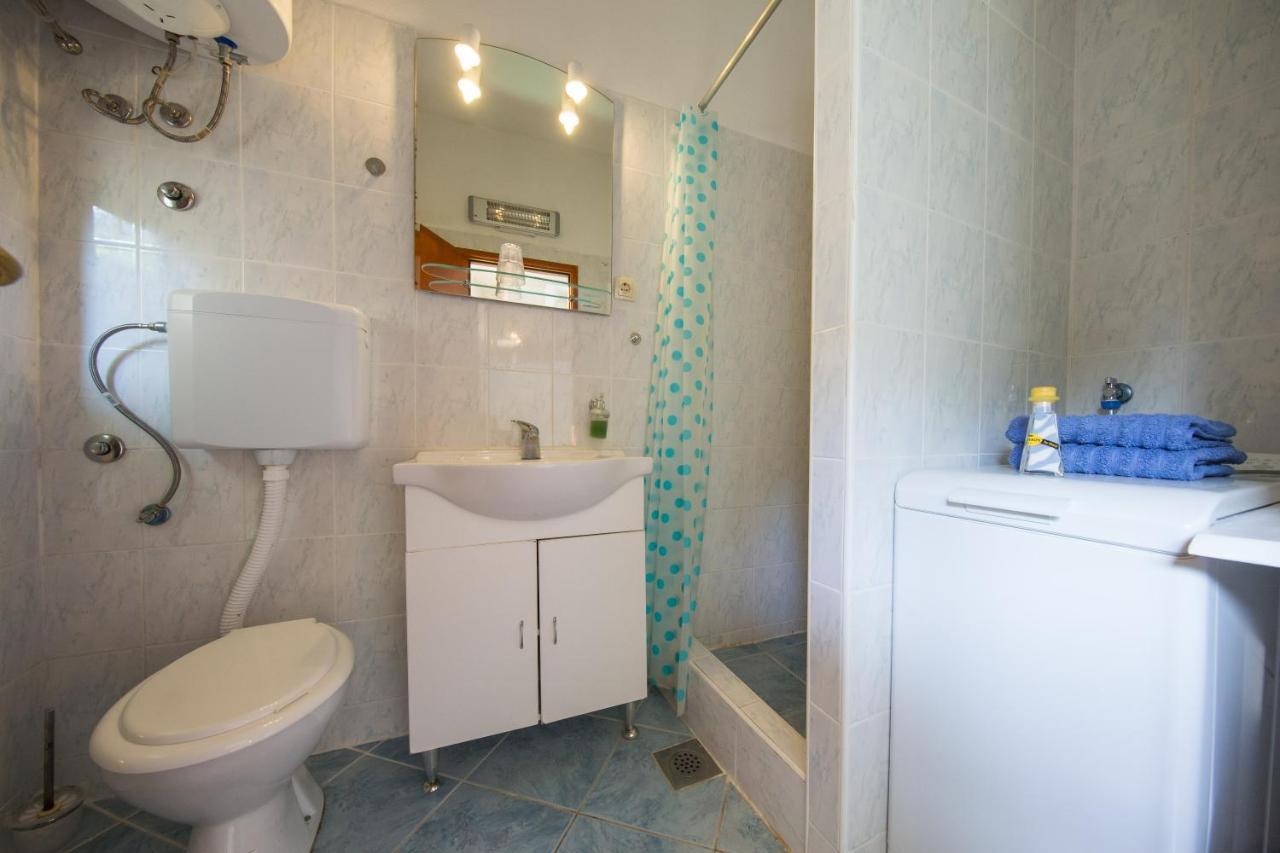 Strma Apartments Вис Экстерьер фото