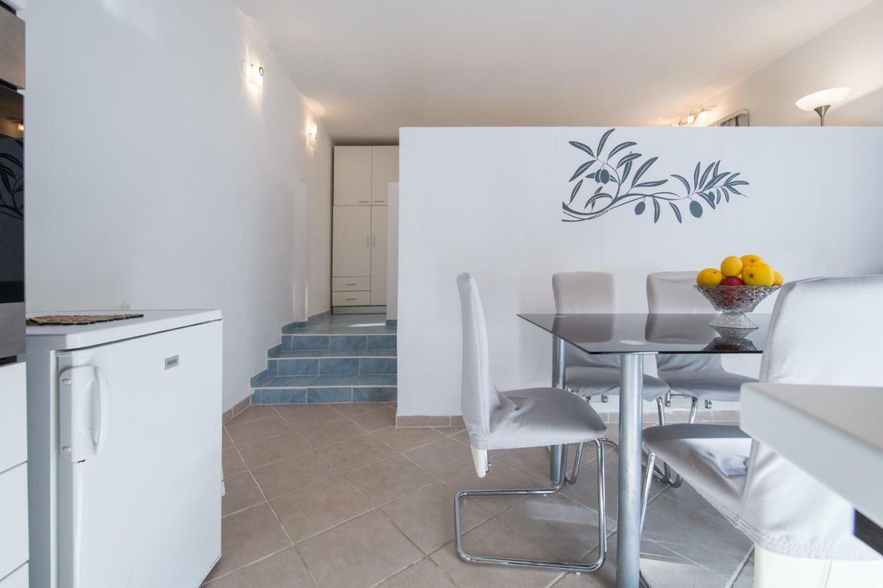 Strma Apartments Вис Экстерьер фото