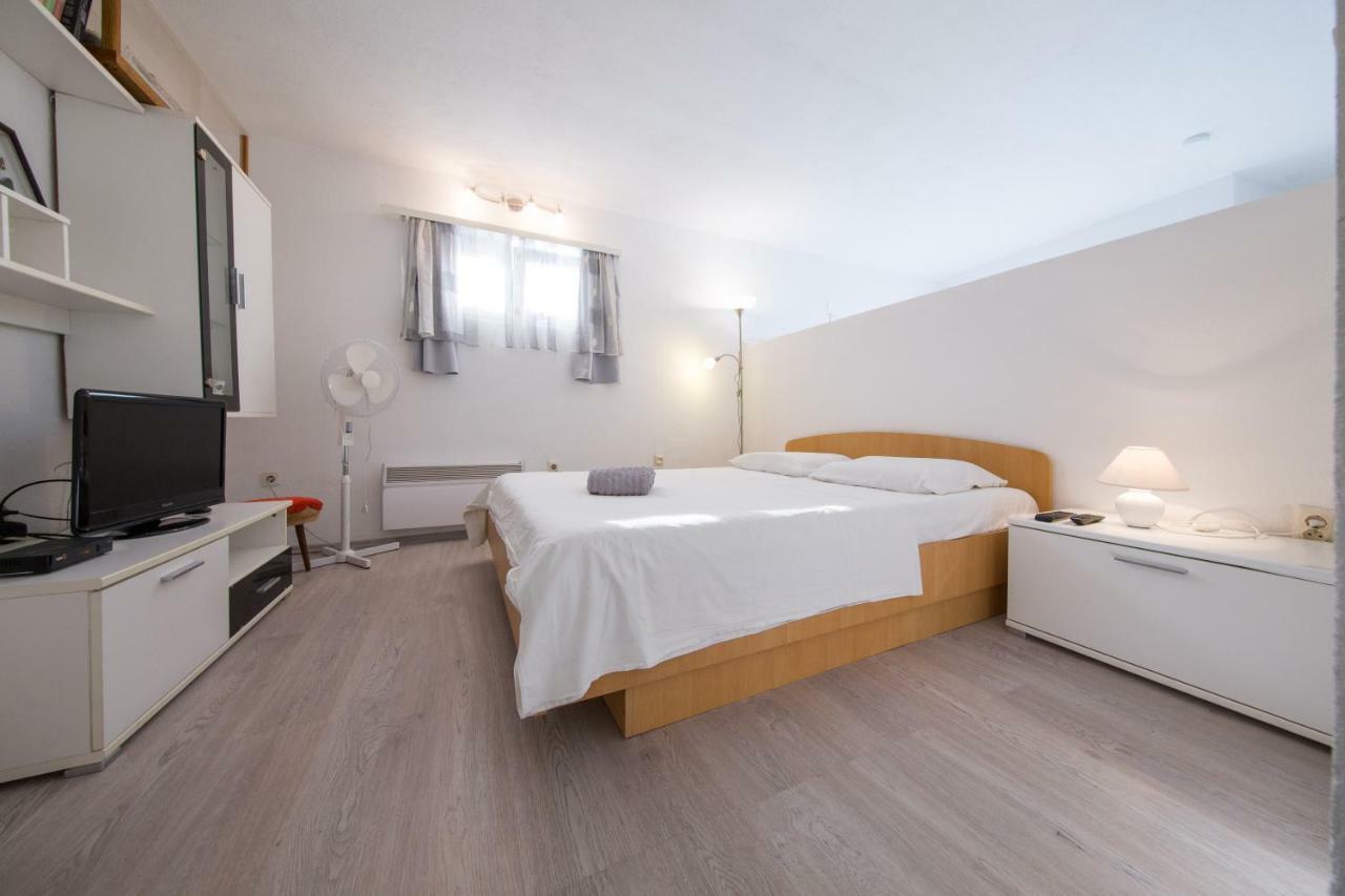 Strma Apartments Вис Экстерьер фото