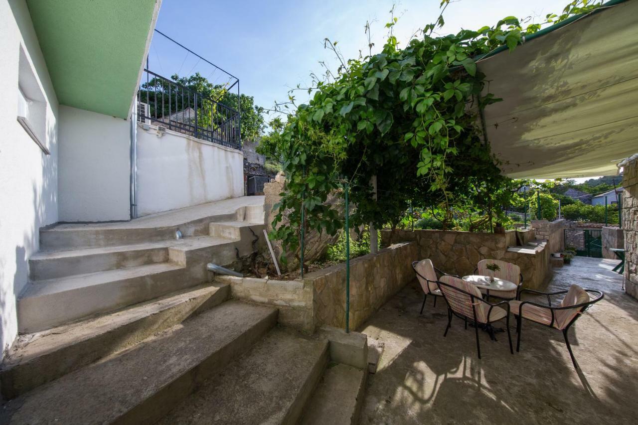 Strma Apartments Вис Экстерьер фото