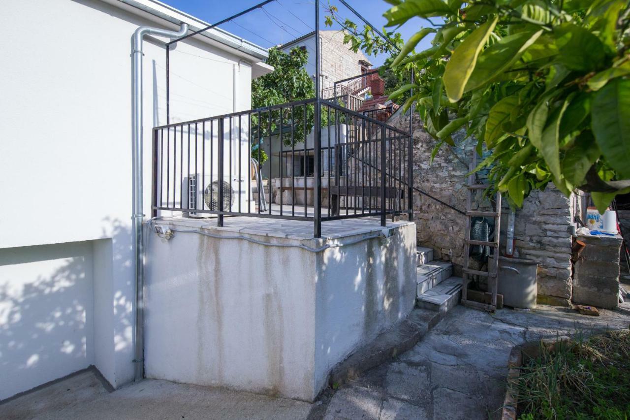 Strma Apartments Вис Экстерьер фото